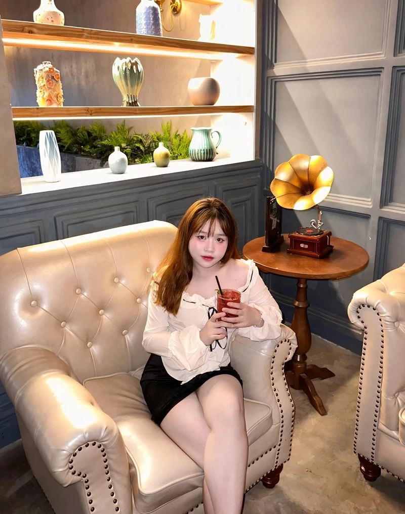 Ảnh gái AU88 chụp thể hiện nét đẹp tươi mới, dễ thương và thu hút